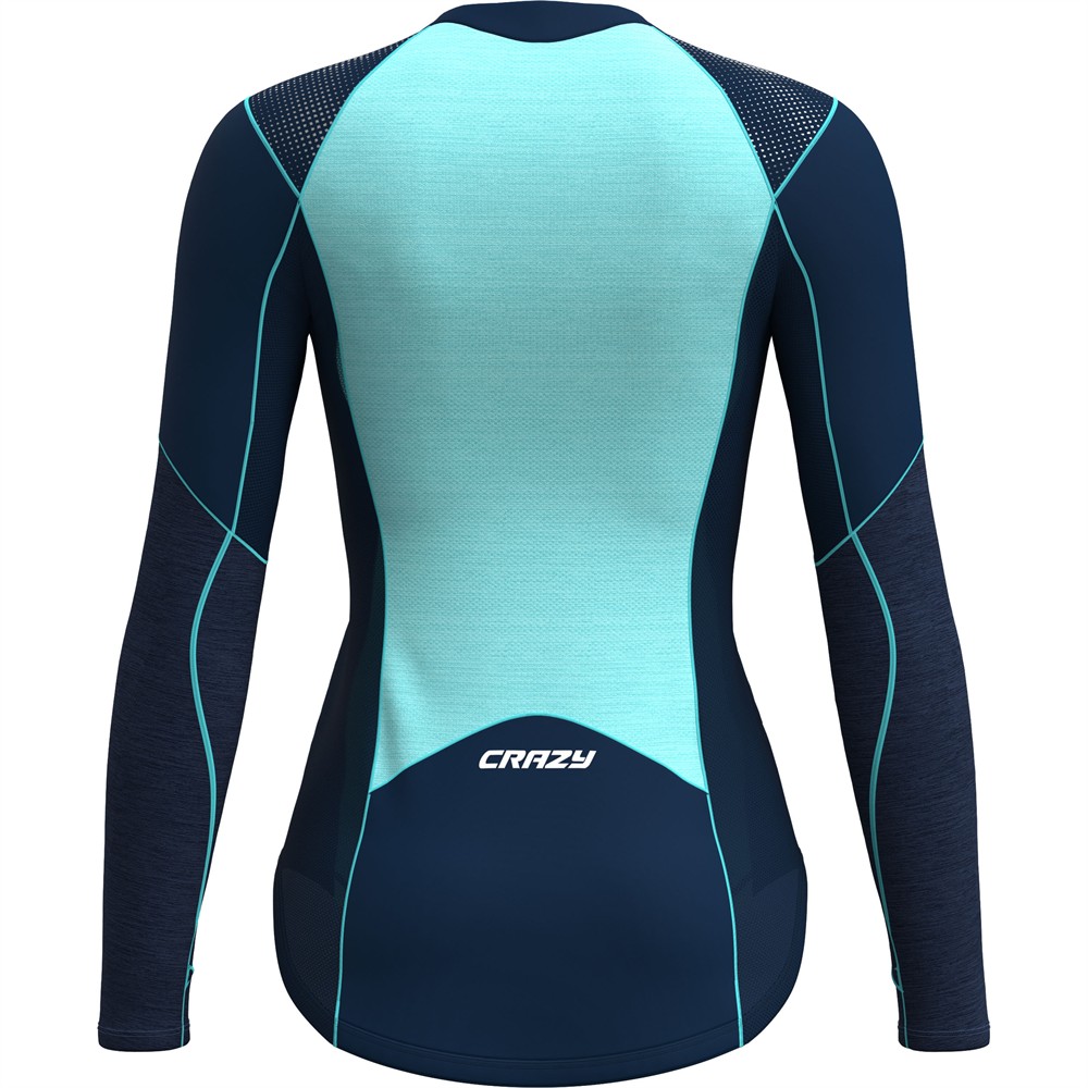 LONG-SLEEVE SHOT WOMAN